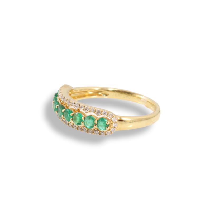 18k emerald and diamond ring