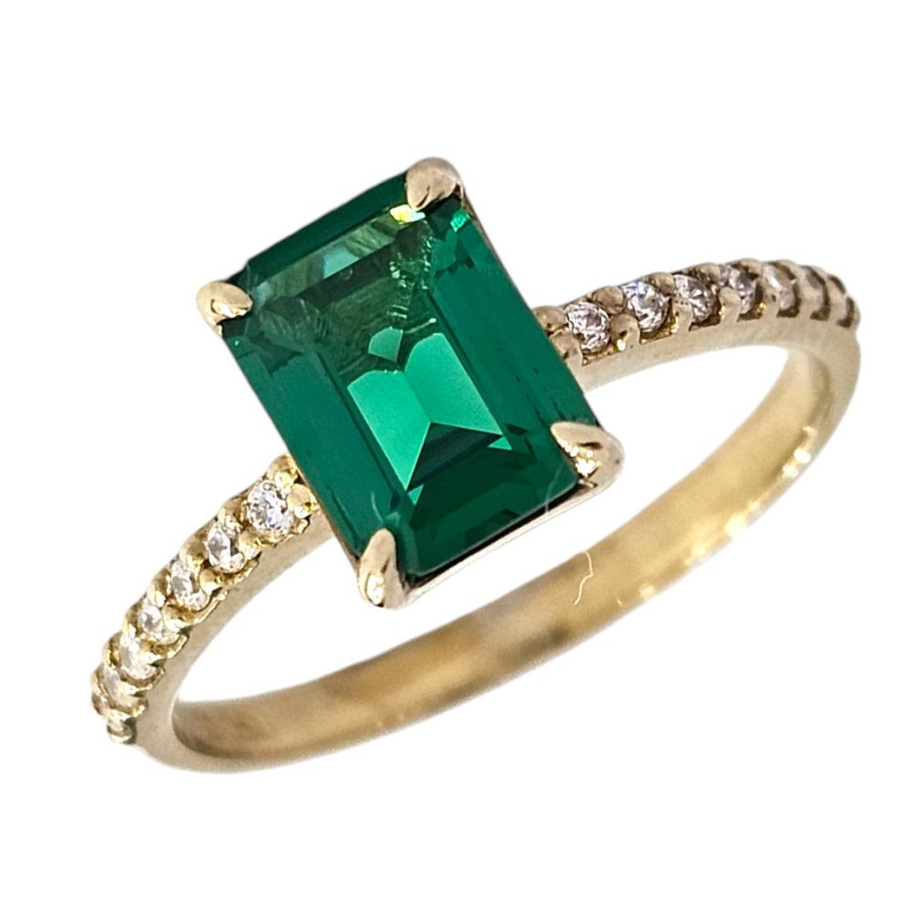 9K GOLD EMERALD CUT RING